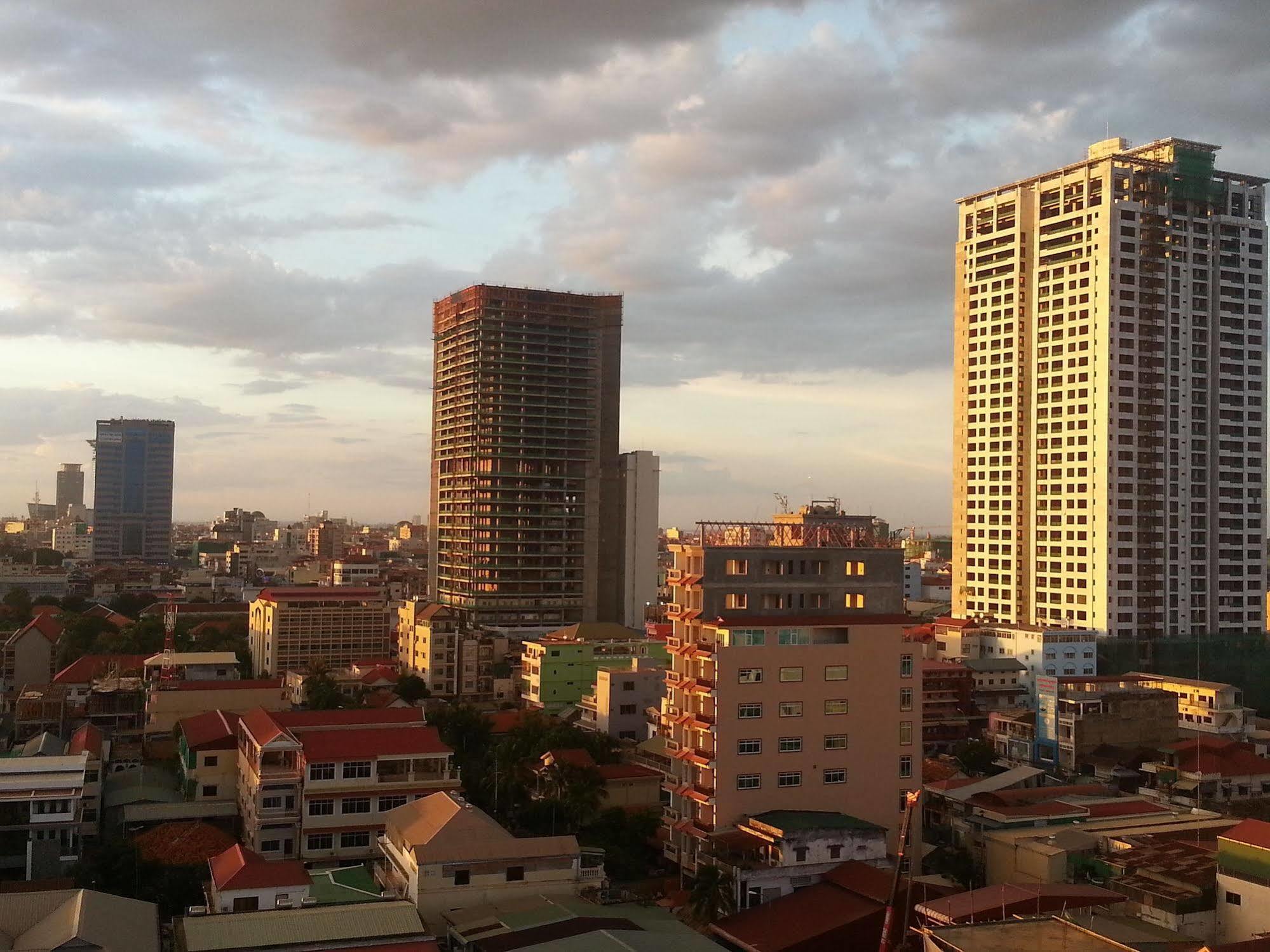 Kolab Sor Phnom Penh Hotel Exterior photo